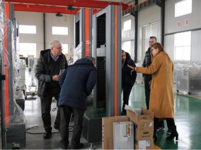 意大利客户到联工试验机考察